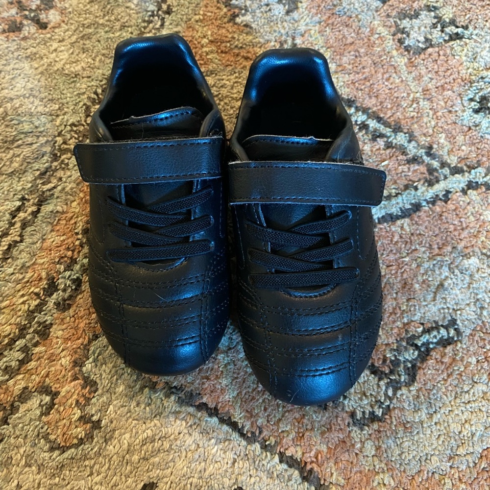 Toddler/Kids Black Brava soccer cleats